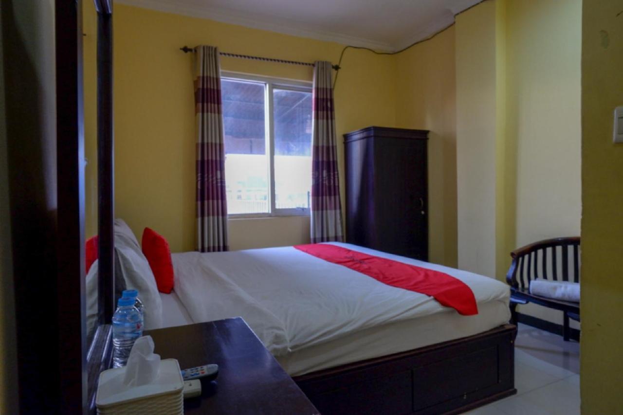 Hotel RedDoorz near Citraland Waterpark Kendari Lepoleop Exterior foto